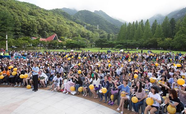 지역출신 스타 황치열 팬 1천여명 경북 구미 방문